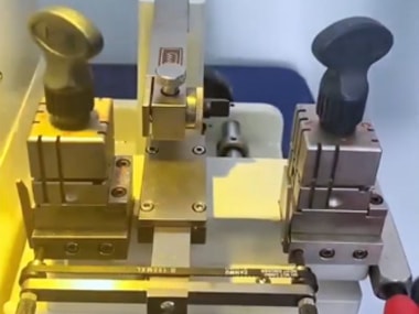 Q28 key duplicating machine for keys of any length